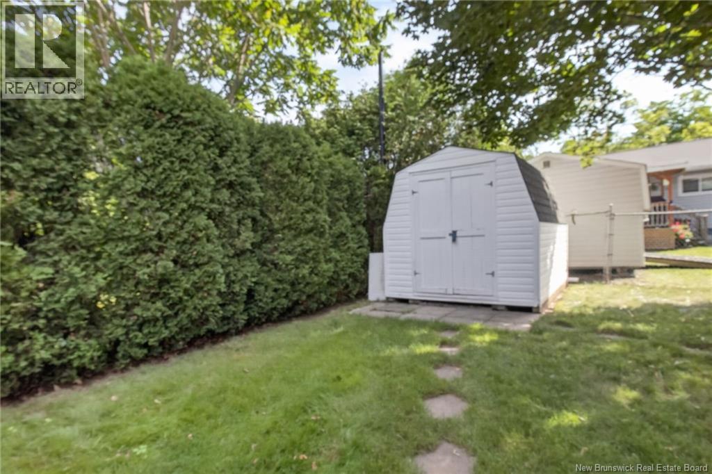 81 Mount Royal Boulevard - Image 35