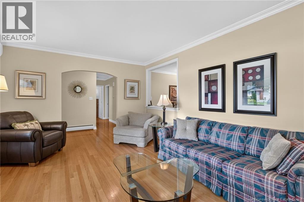 81 Mount Royal Boulevard - 7