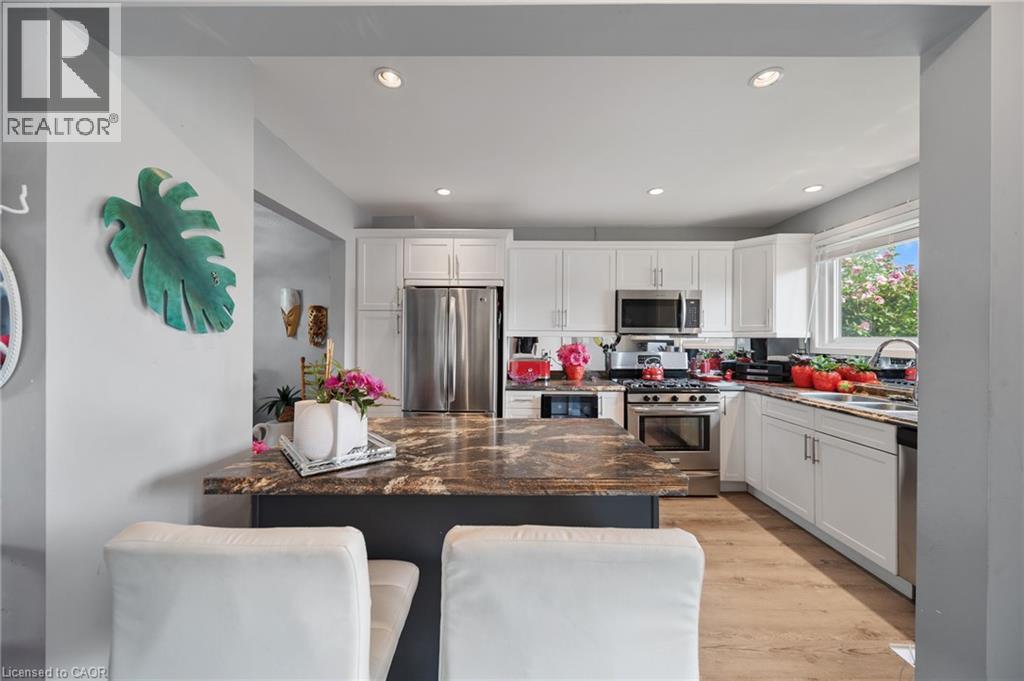 #20 49 PEEL Street E - 13