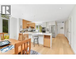406 5388 Hill Rise Terr, Saanich, BC V8Y3K2 Photo 17