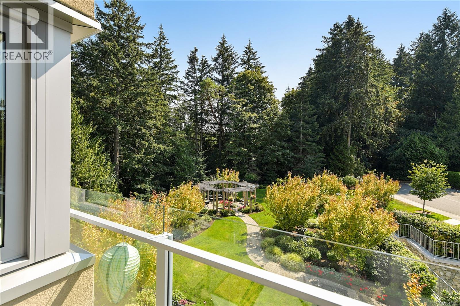 406 5388 Hill Rise Terr, Saanich