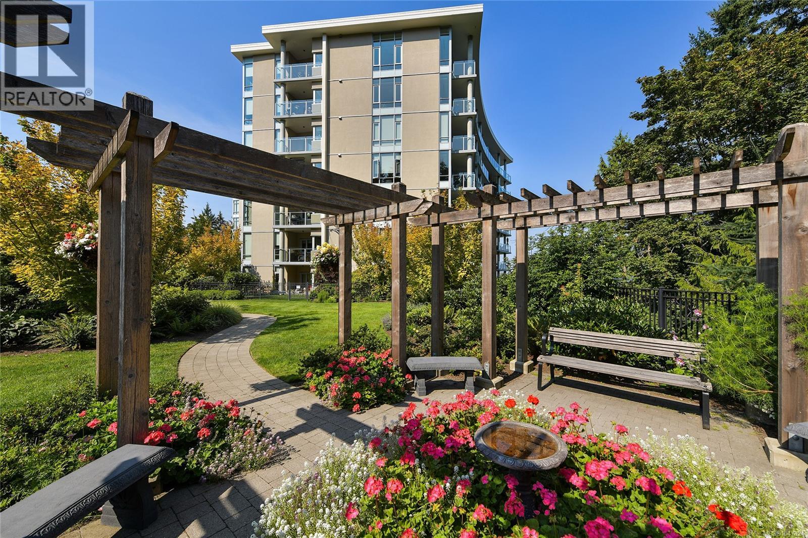 406 5388 Hill Rise Terr, Saanich