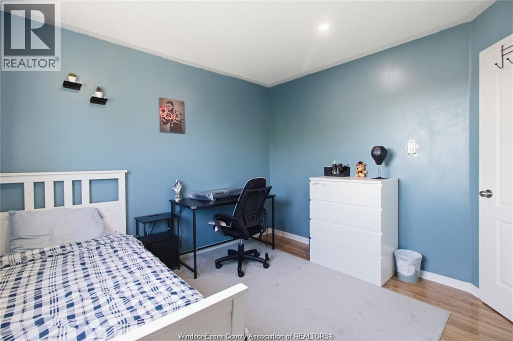936 NORTH TALBOT ROAD - Image 16
