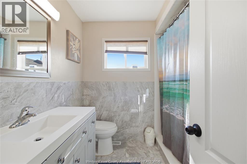 936 NORTH TALBOT ROAD - 18