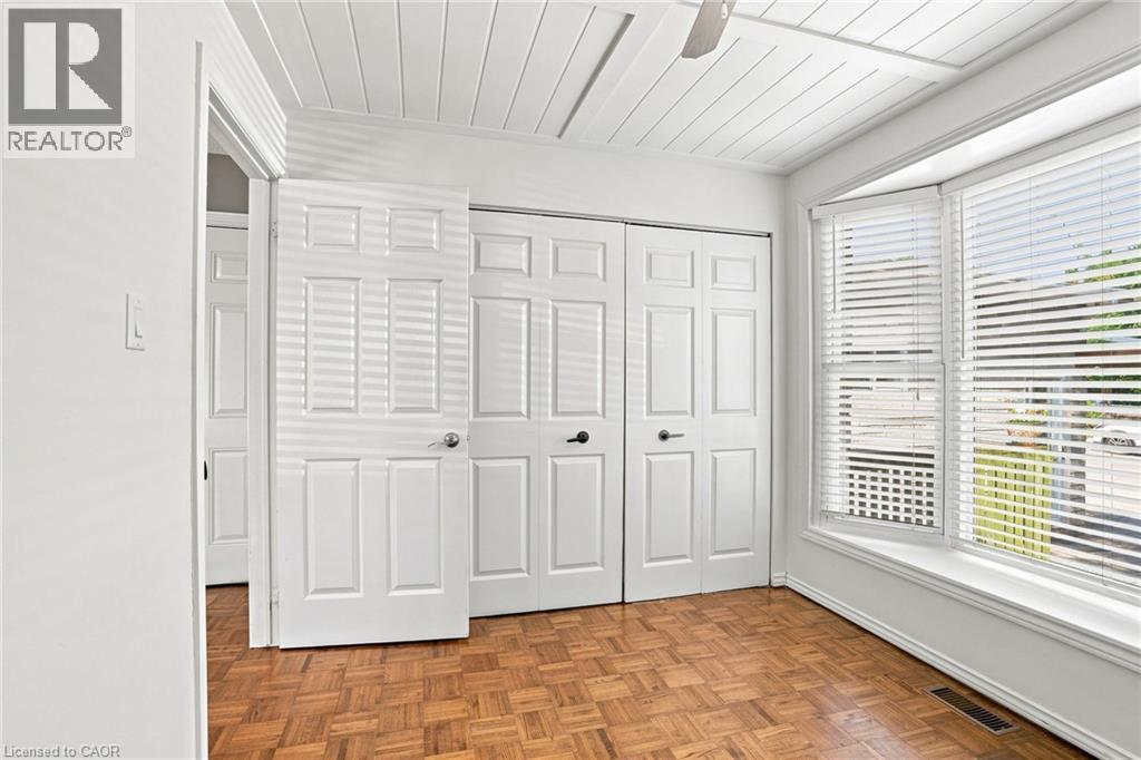 24 HILL Street - Image 8
