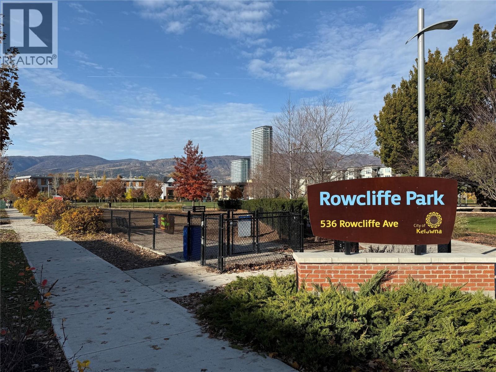 #305 555 Rowcliffe Avenue - 3