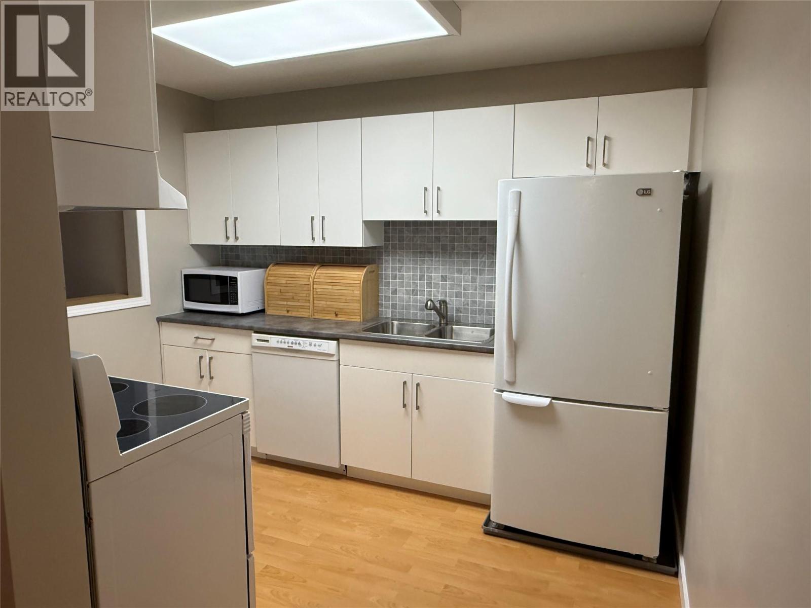 #305 555 Rowcliffe Avenue - Image 6