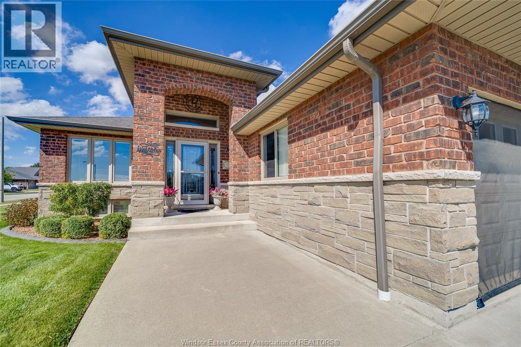 35 MARSHWOODS BOULEVARD - Image 4