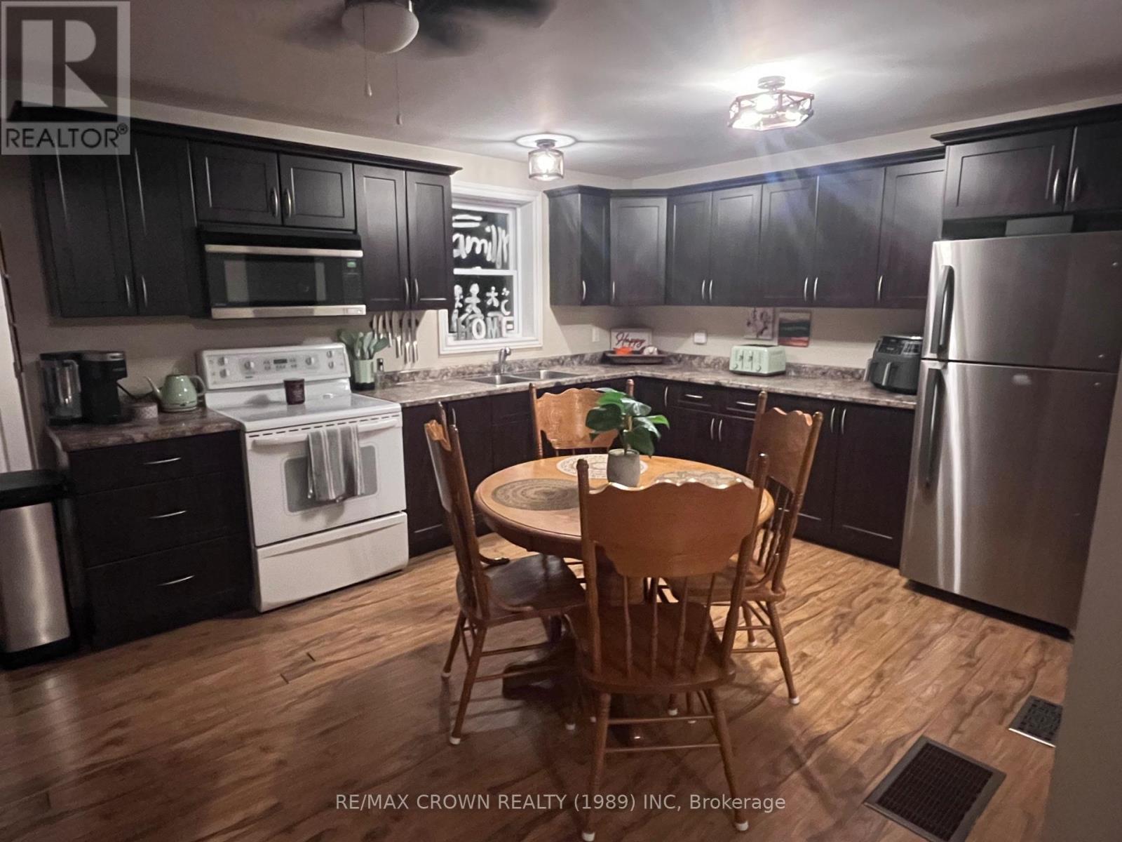 5 GLEN AVENUE - Image 25