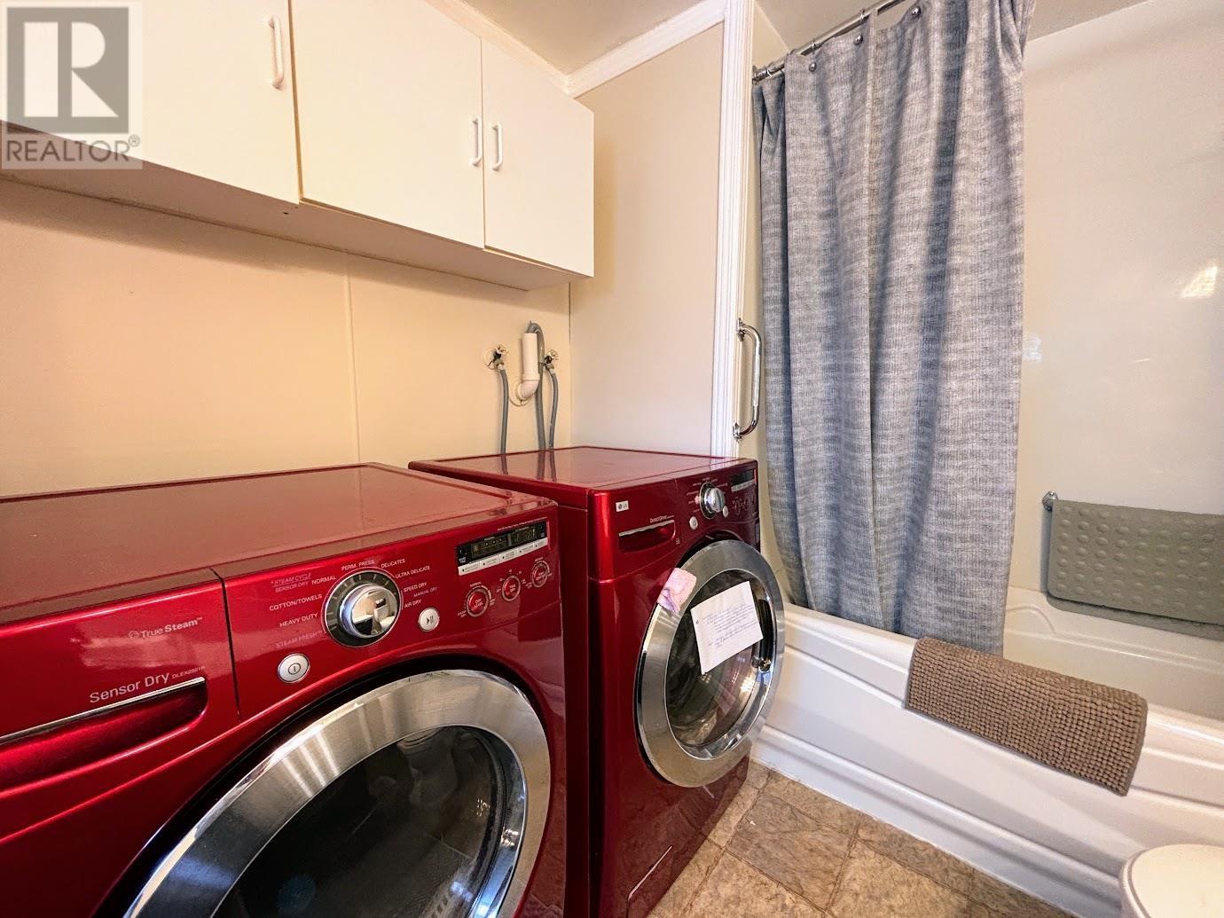 24 Jackson CRES - 17