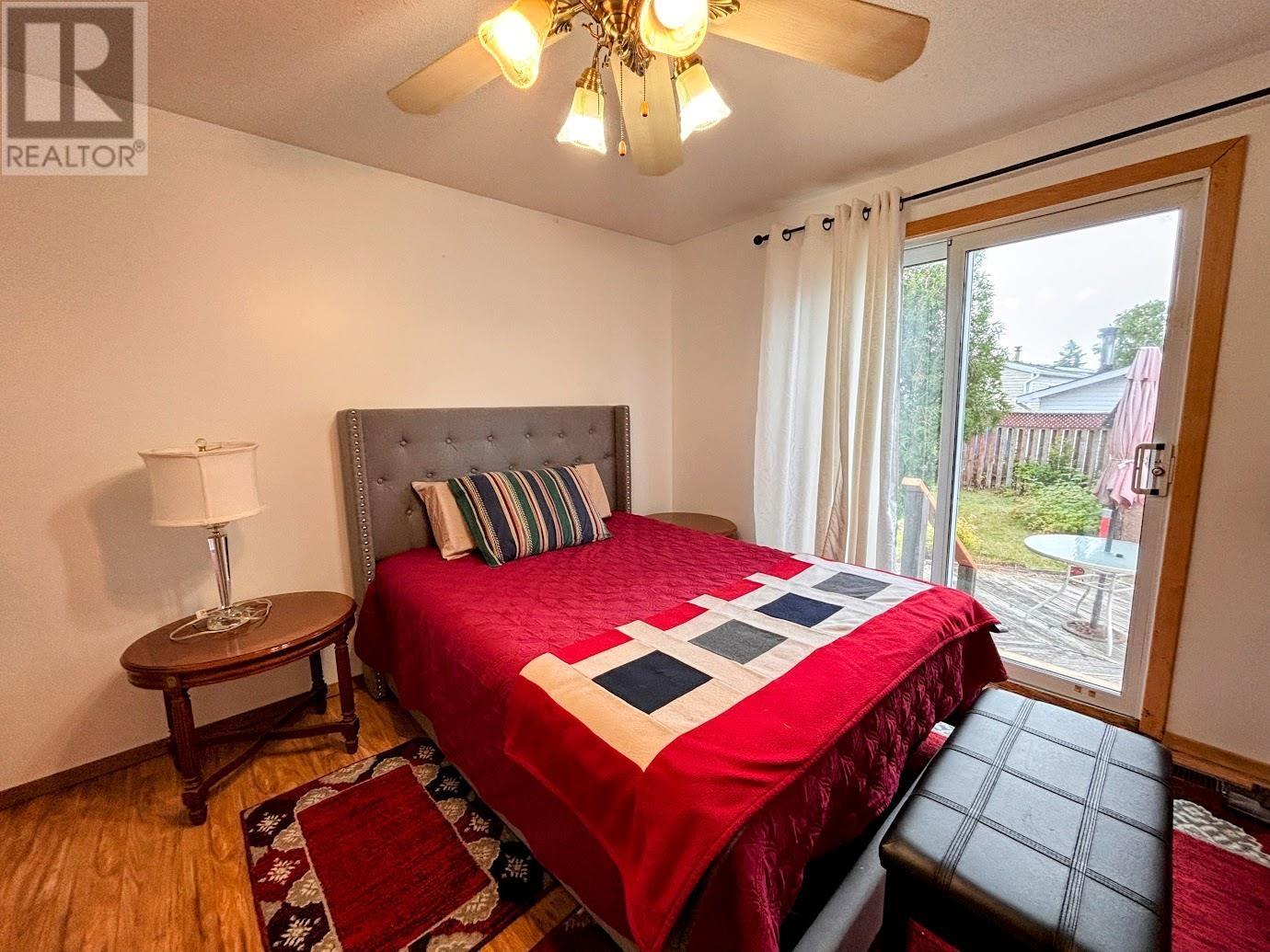 24 Jackson CRES - 10