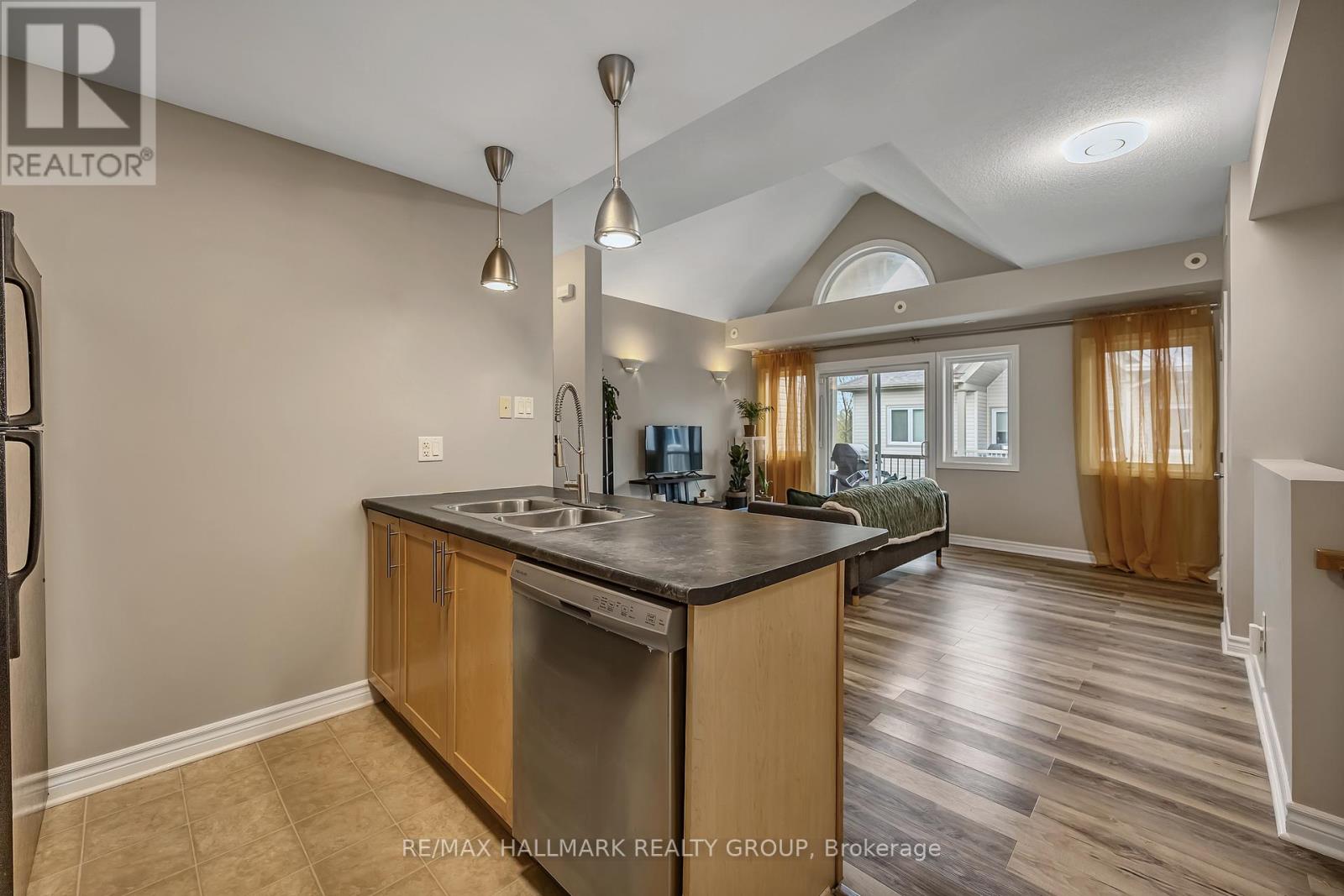 #L 1109 STITTSVILLE MAIN STREET - 6