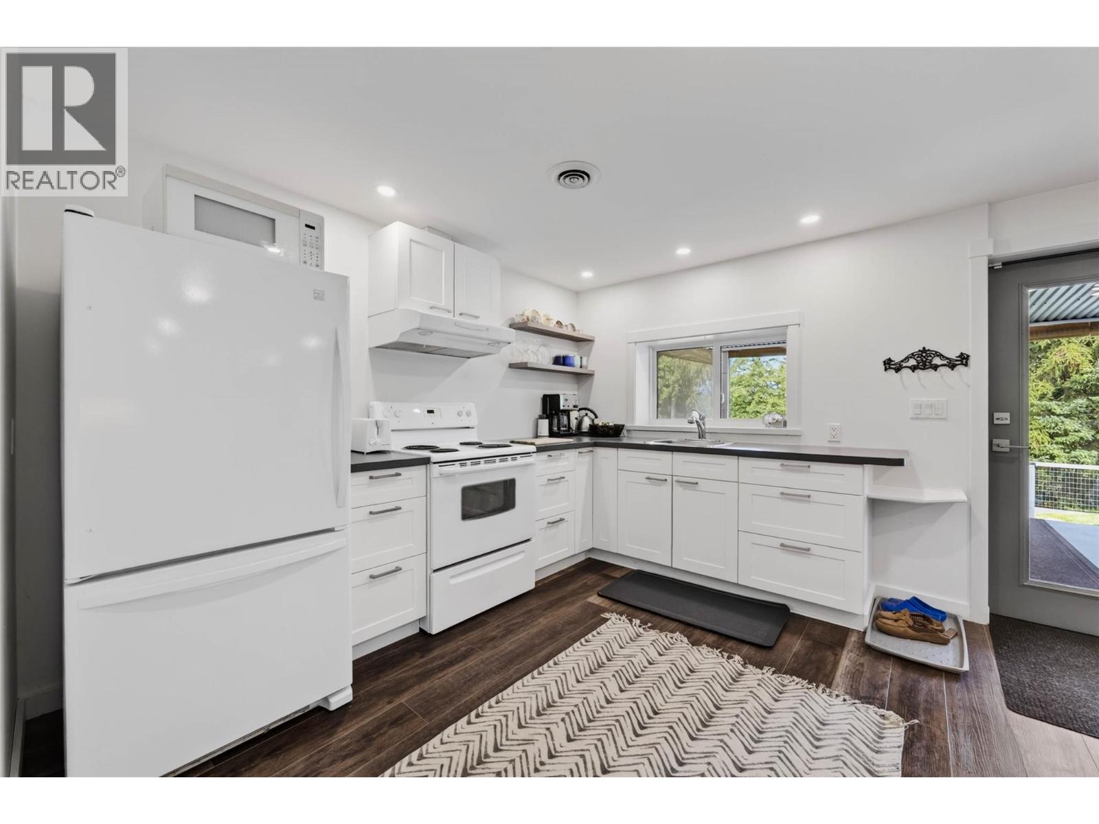 605 Delbruck Street - 32