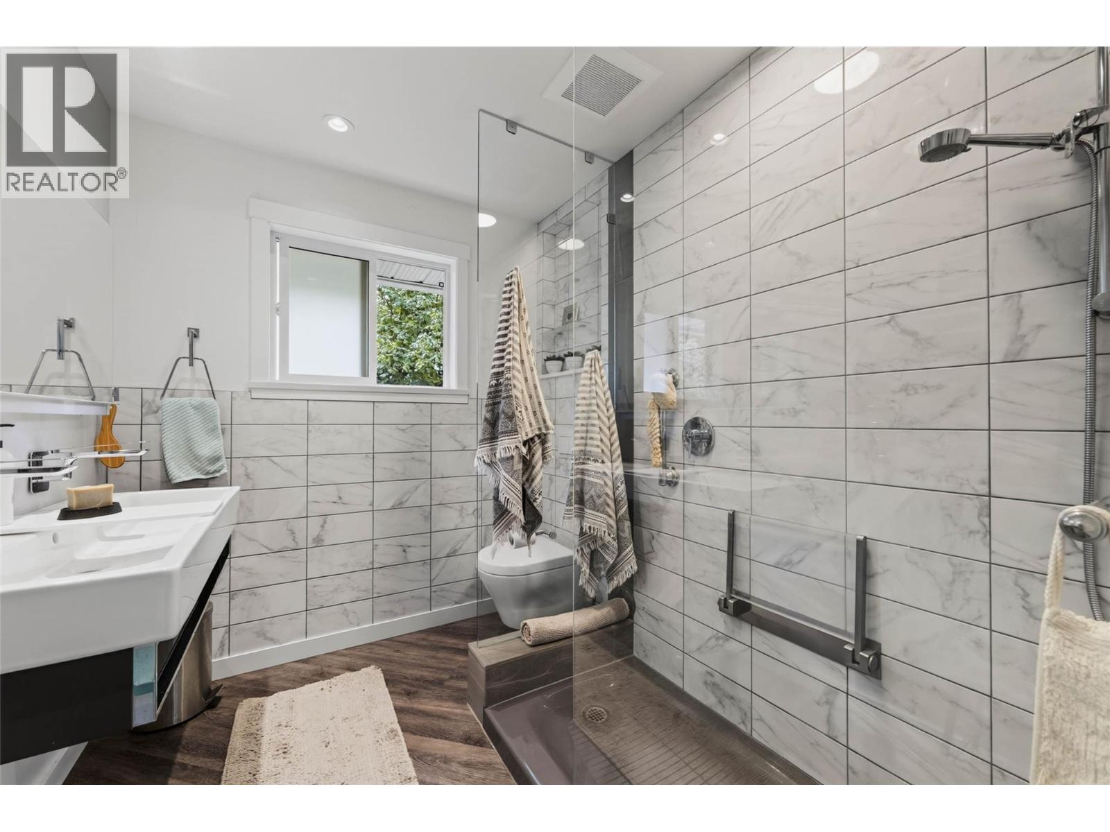 605 Delbruck Street - Image 17