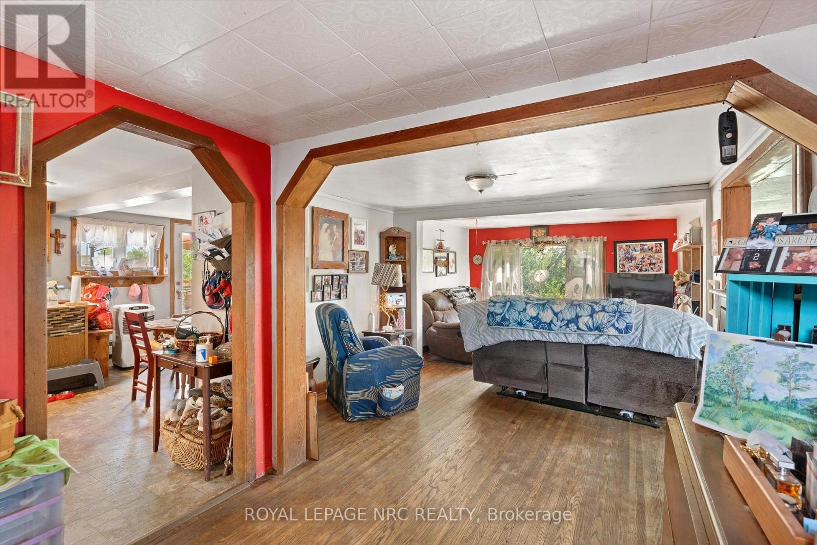 1010 ARTHUR STREET - Image 11