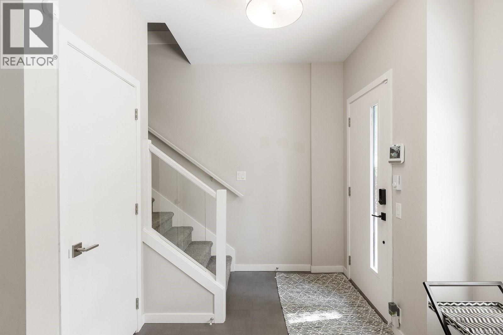 #105 694 Hoylake Ave - 25