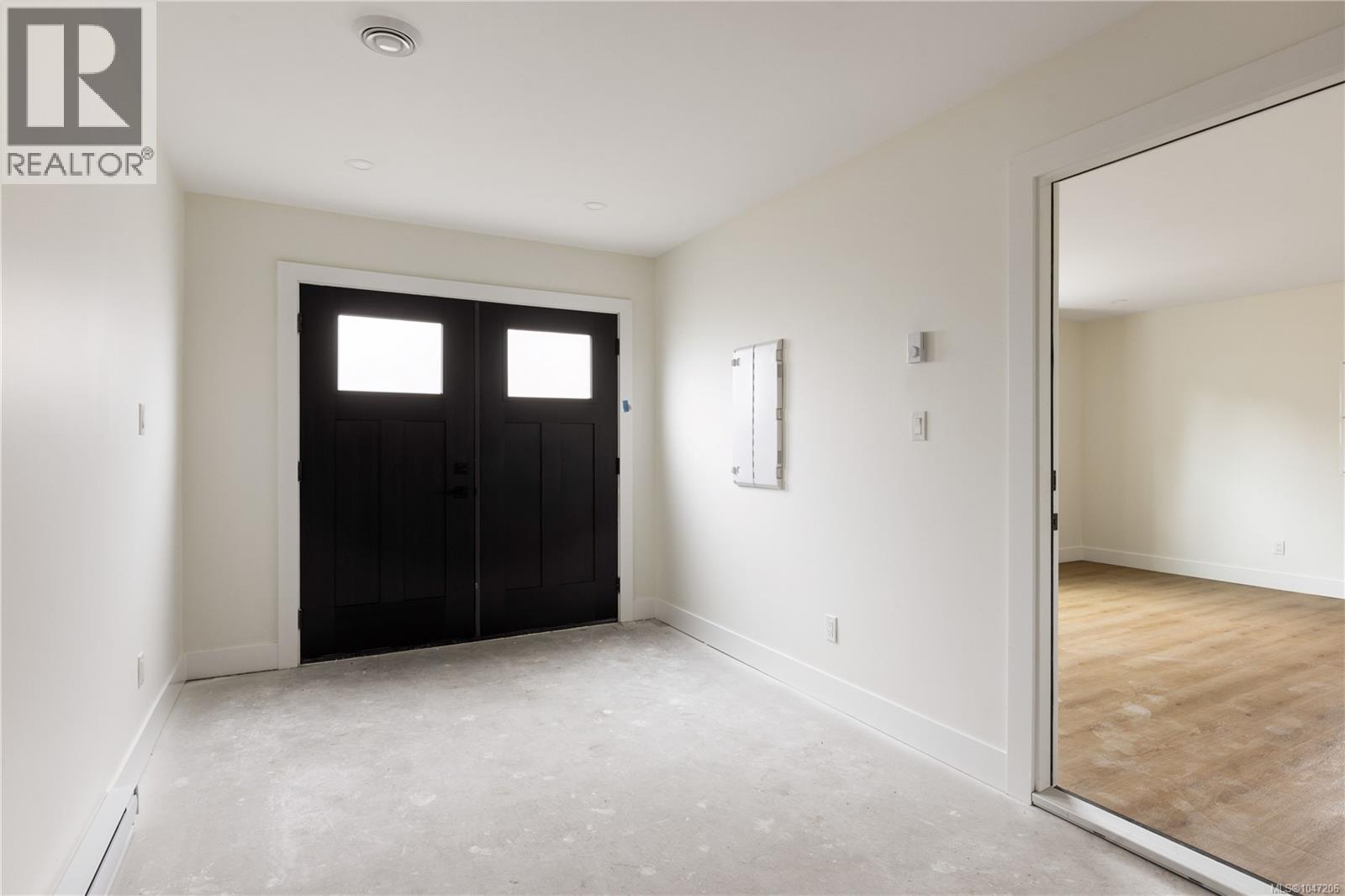 #1 913 Dale St - Image 21