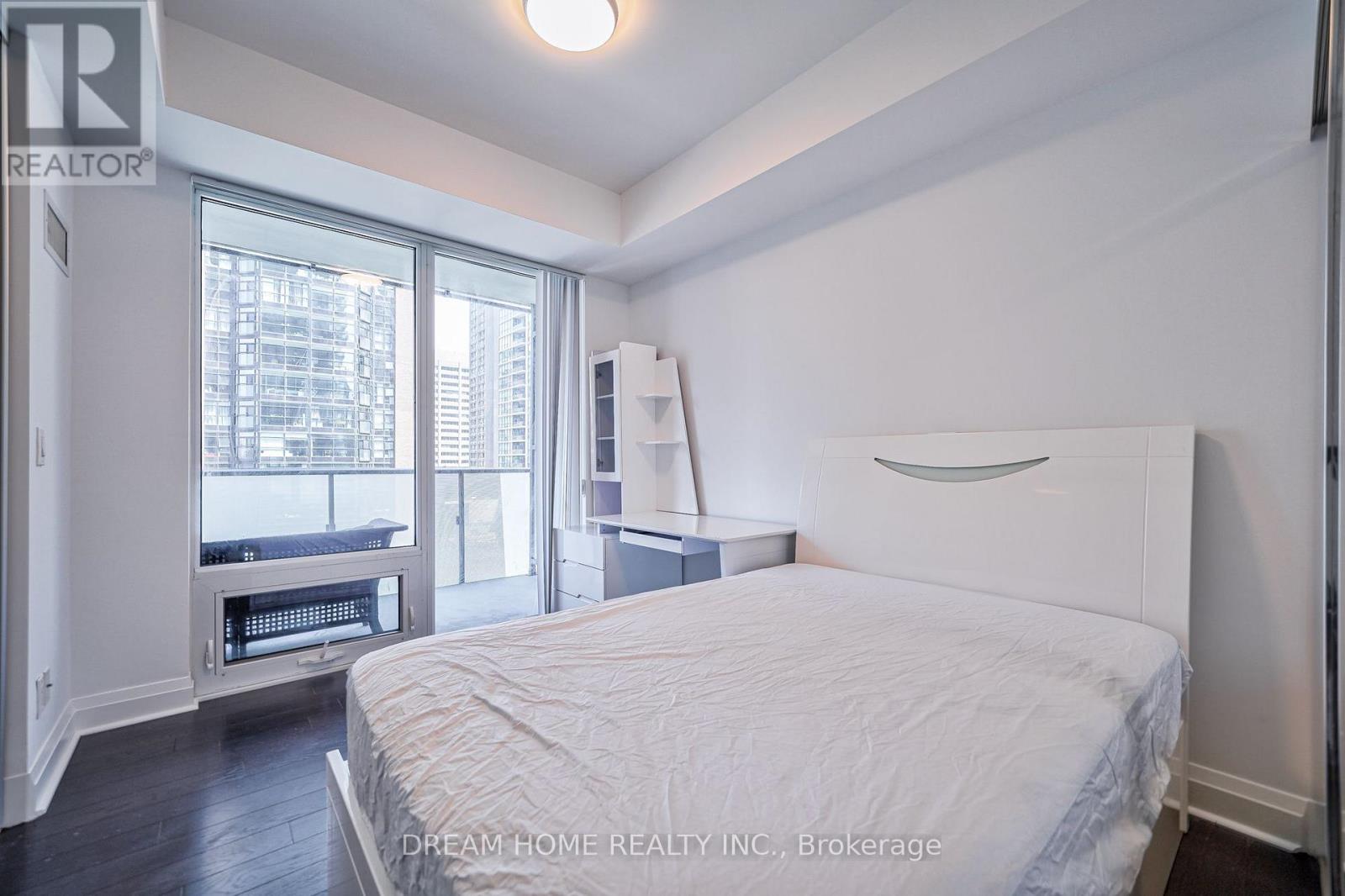 #709 1080 BAY STREET - 16