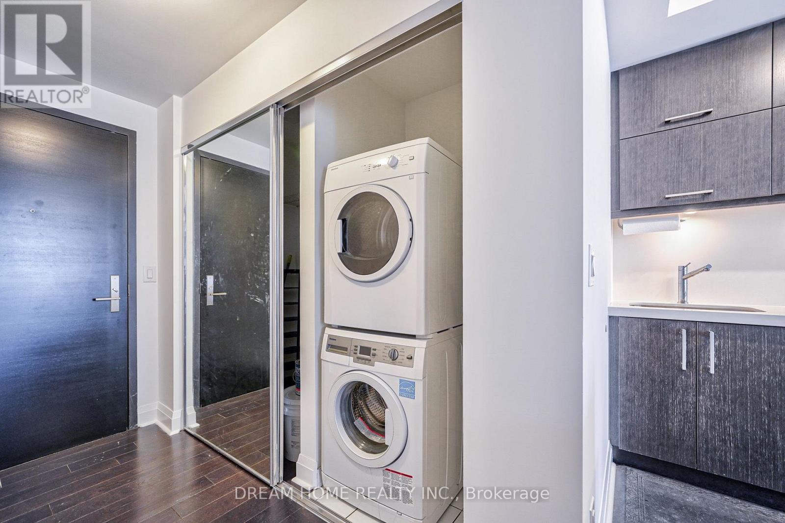 #709 1080 BAY STREET - 19