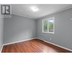 6 Riverview Avenue thumbnail 11