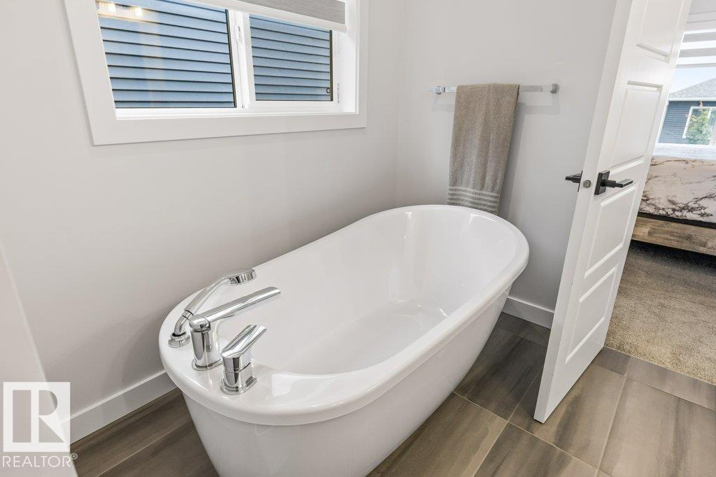 79 ROYAL ST - Image 40