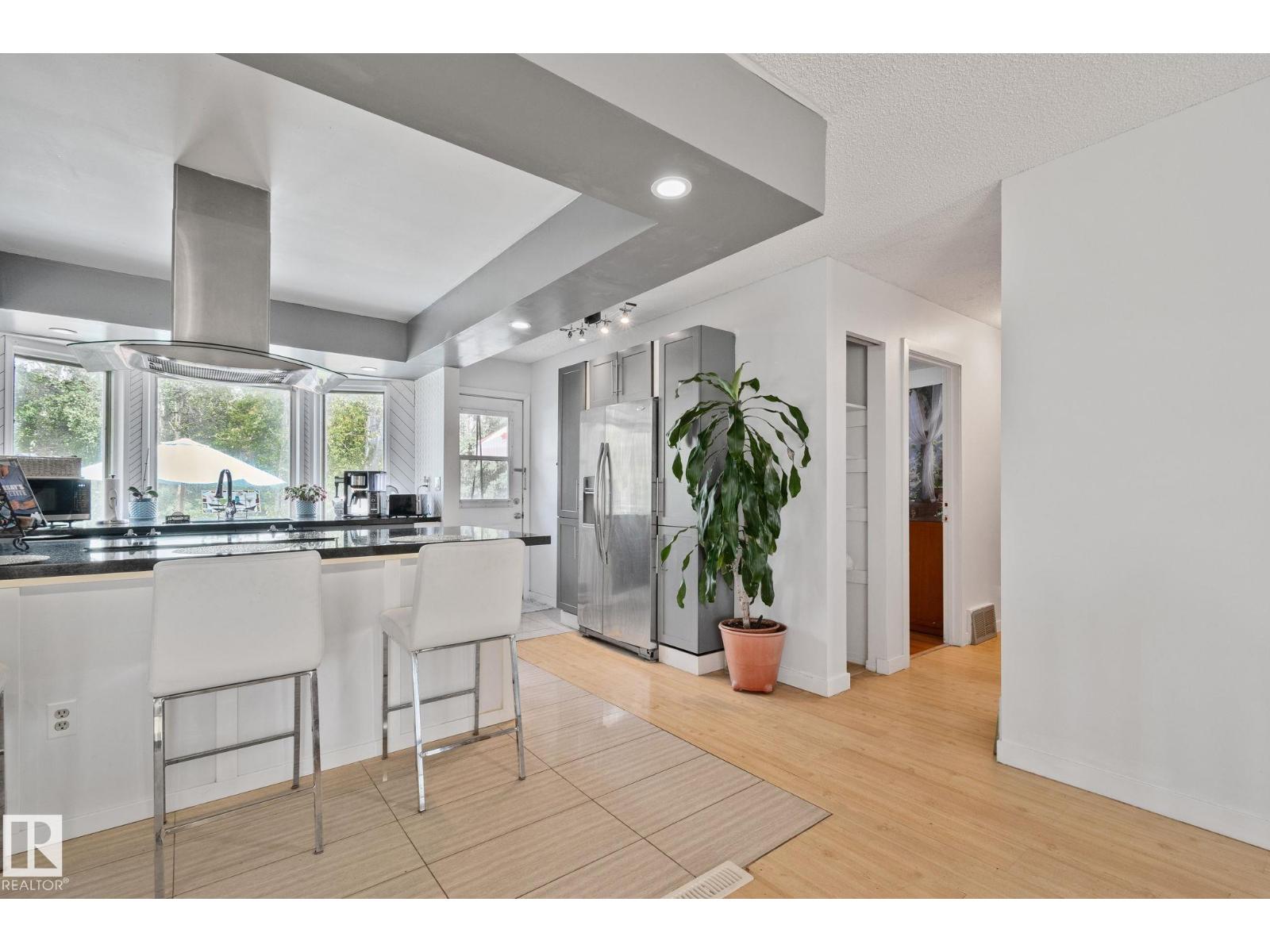 4682 17 AV NW - Image 13