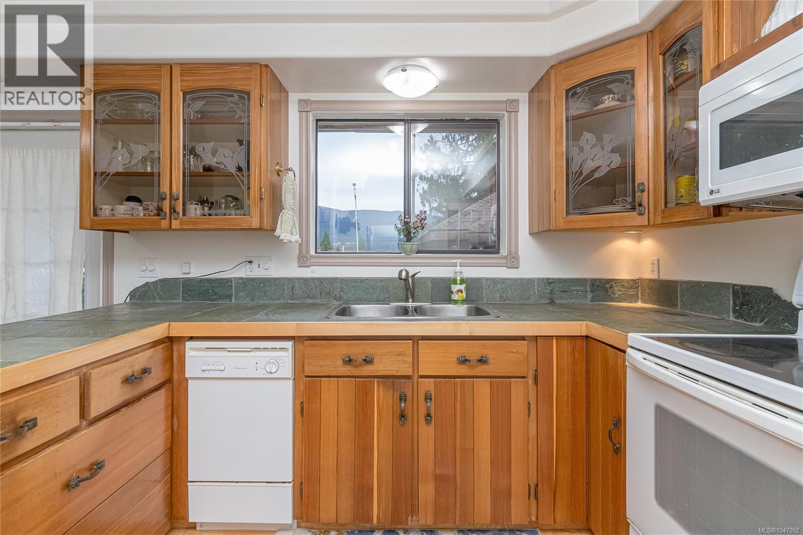 2671 Willow Grouse Cres - 24