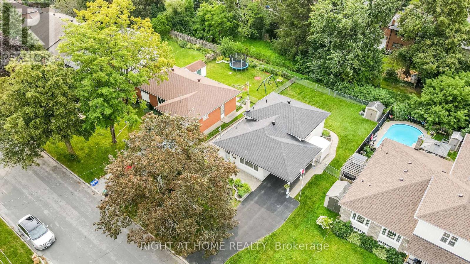 15 HIGHVIEW ROAD - Image 24