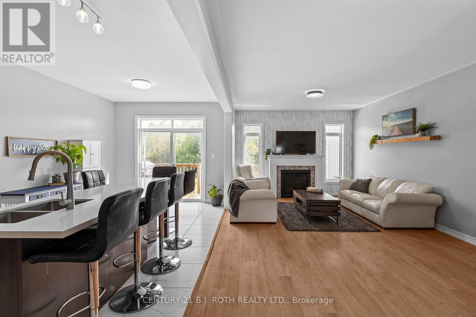 211 ROY DRIVE - 11
