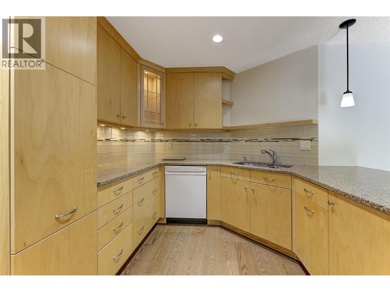 #206 983 Bernard Avenue - 27
