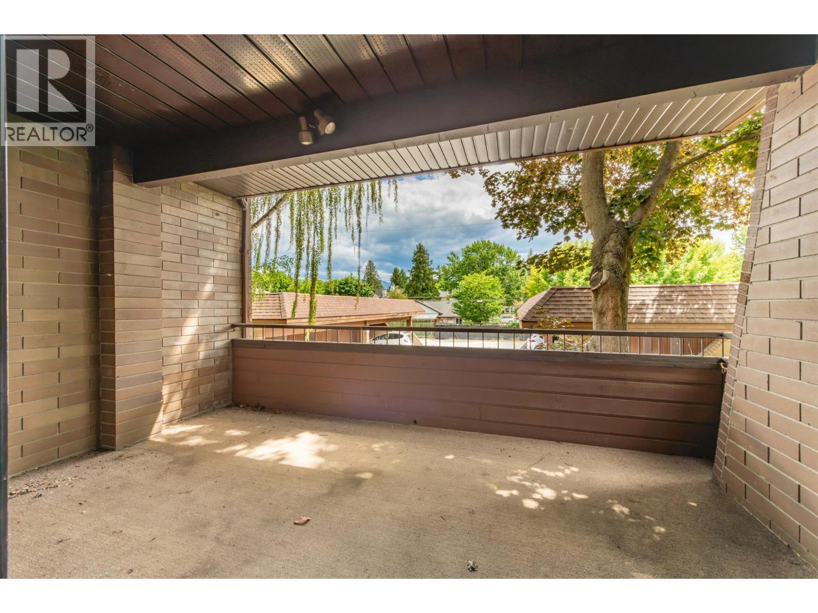 #206 983 Bernard Avenue - 6