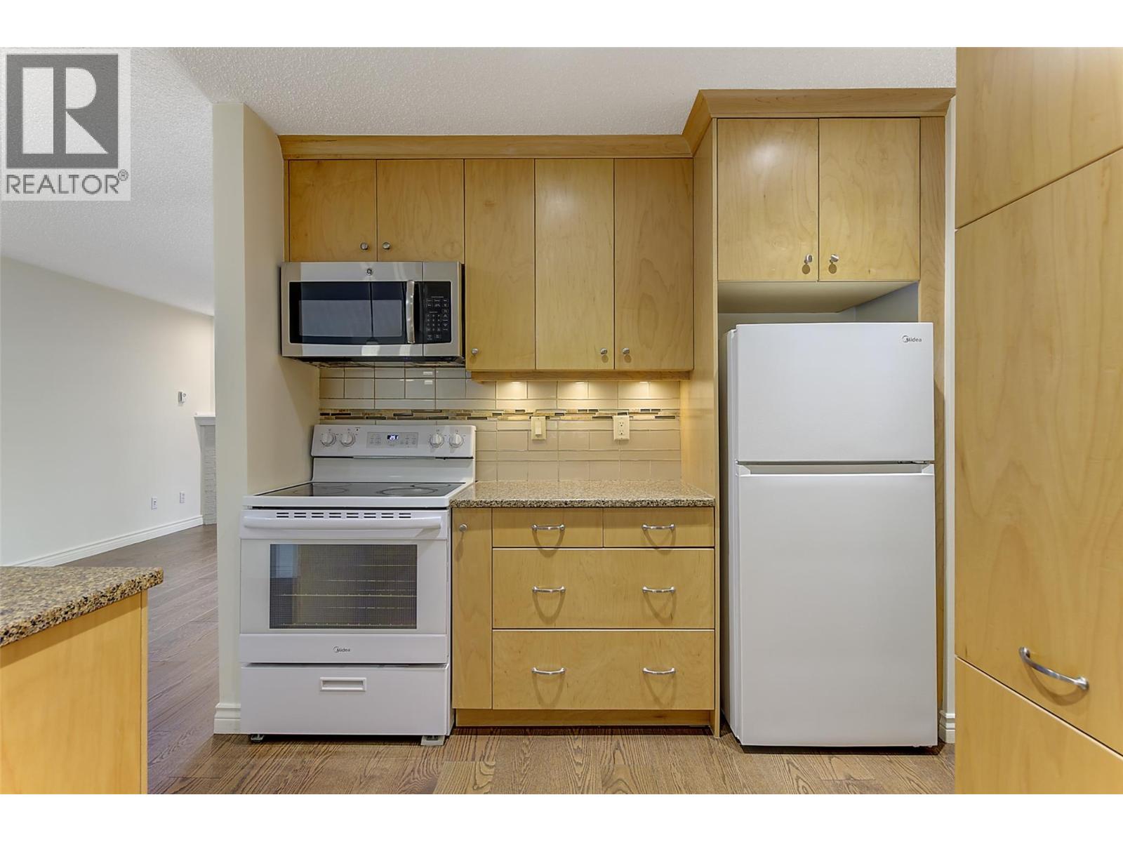 #206 983 Bernard Avenue - 26