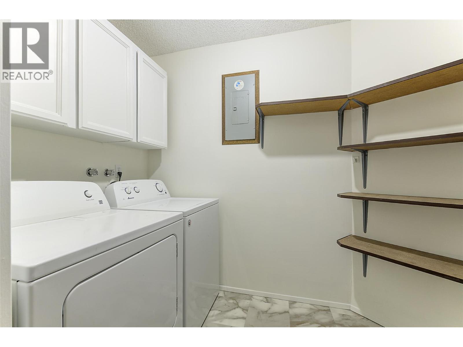 #206 983 Bernard Avenue - 33