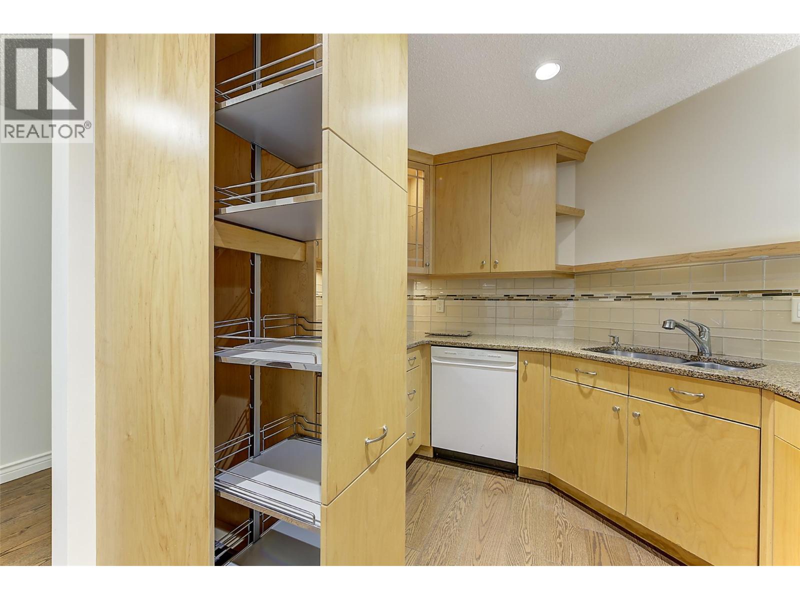 #206 983 Bernard Avenue - 30