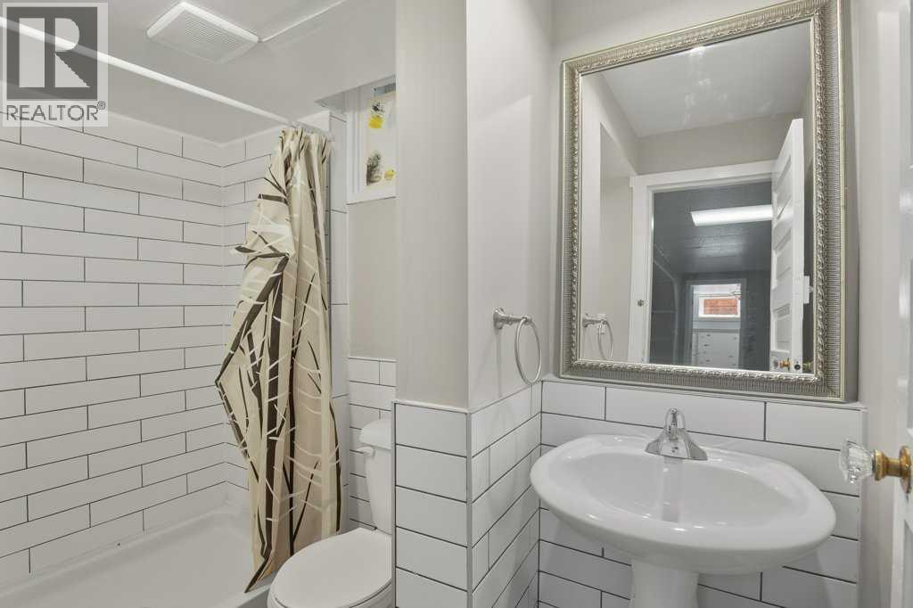 5330 42A Avenue - 21
