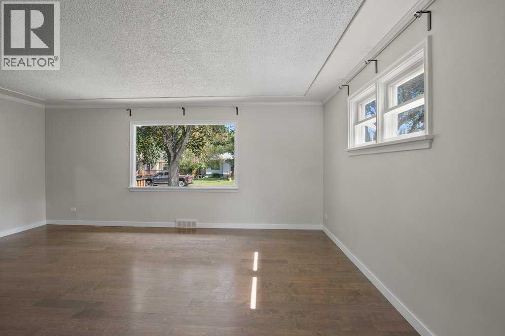 5330 42A Avenue - Image 4