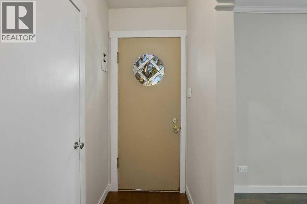 5330 42A Avenue - 2