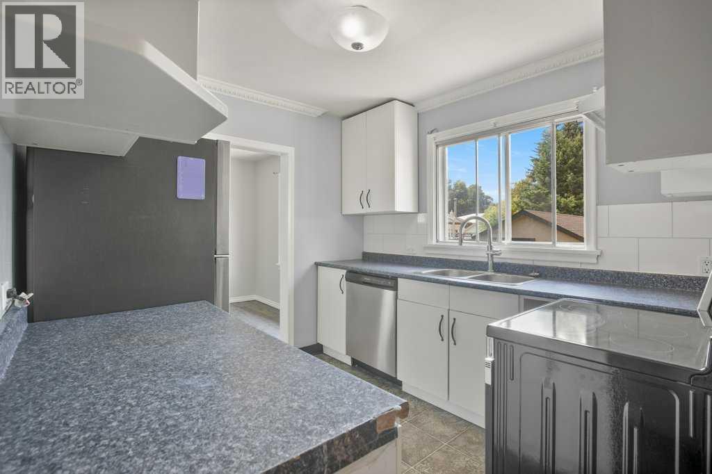 5330 42A Avenue - 9