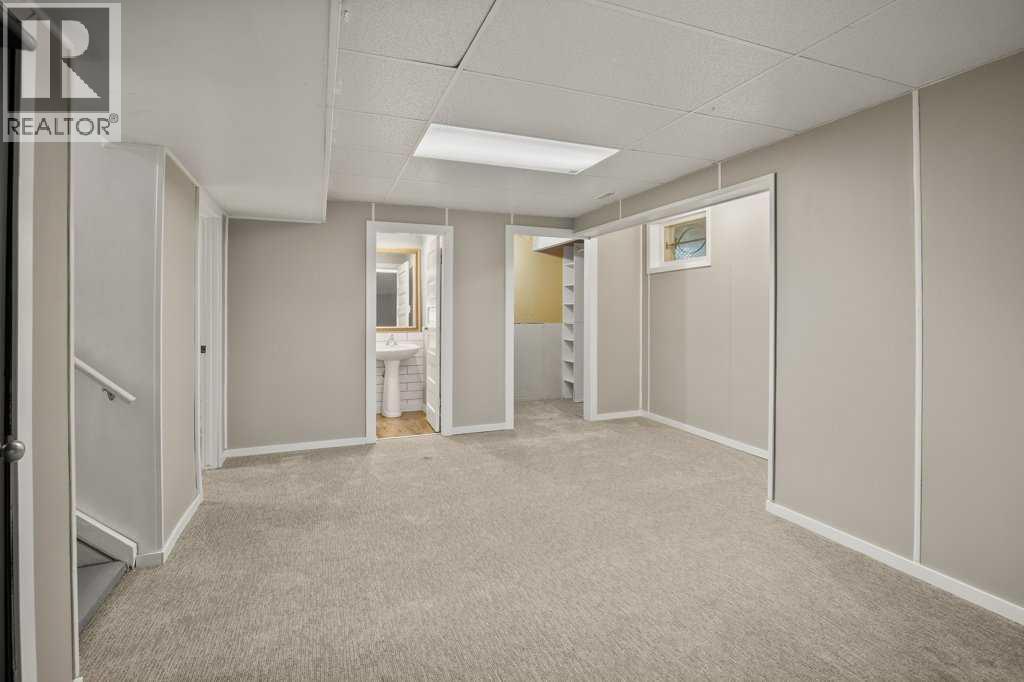 5330 42A Avenue - 17