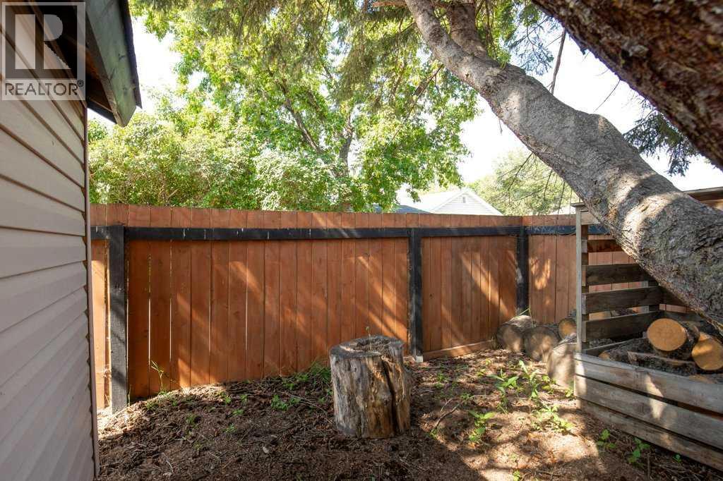 5330 42A Avenue - 35