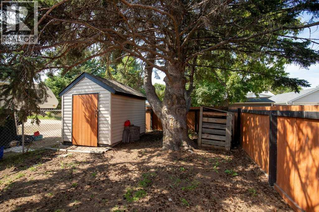 5330 42A Avenue - Image 33