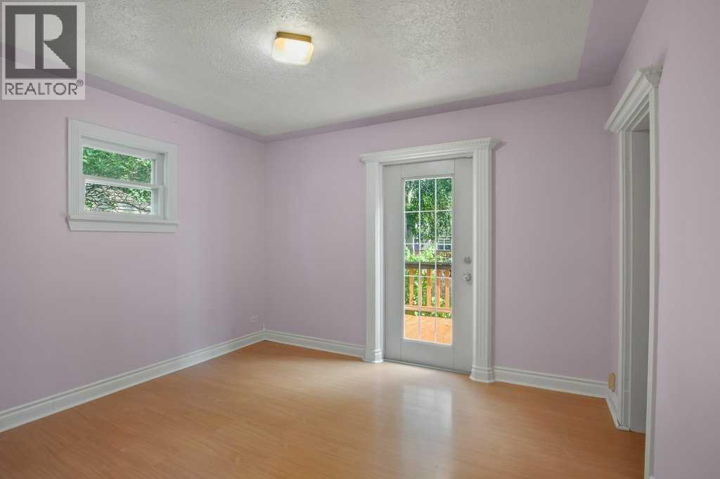 5330 42A Avenue - 10