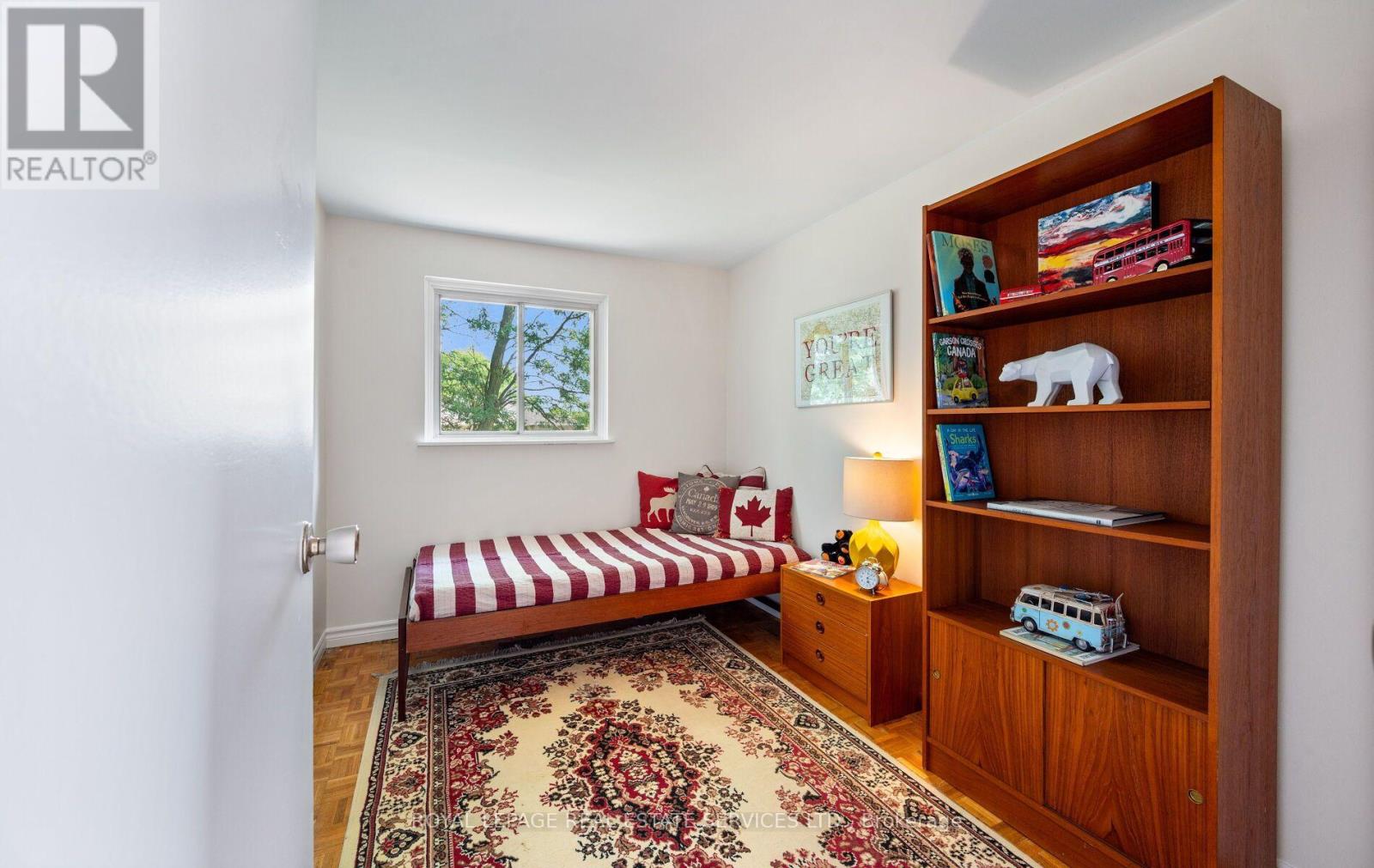 20 GLENGROVE COURT - 30