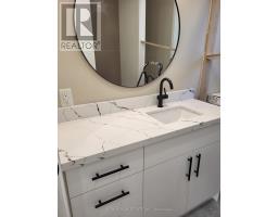 Main Floor - 195 Oakmount Road N, Toronto, ON M6P2N1 Photo 8