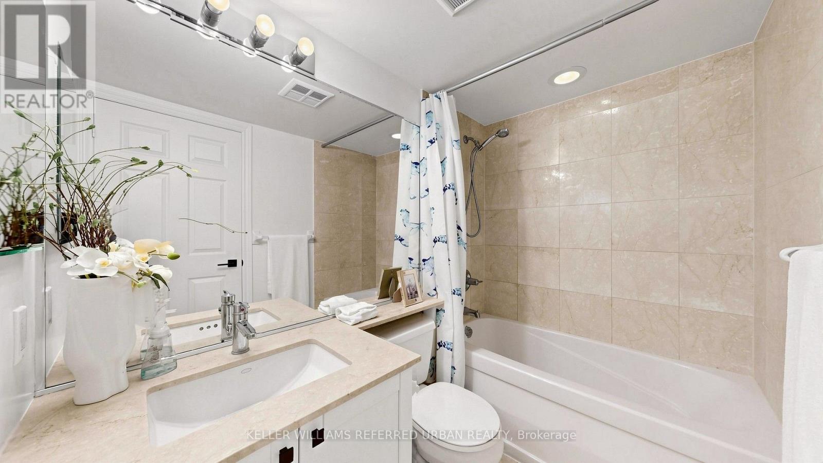 #2205 761 BAY STREET - Image 17