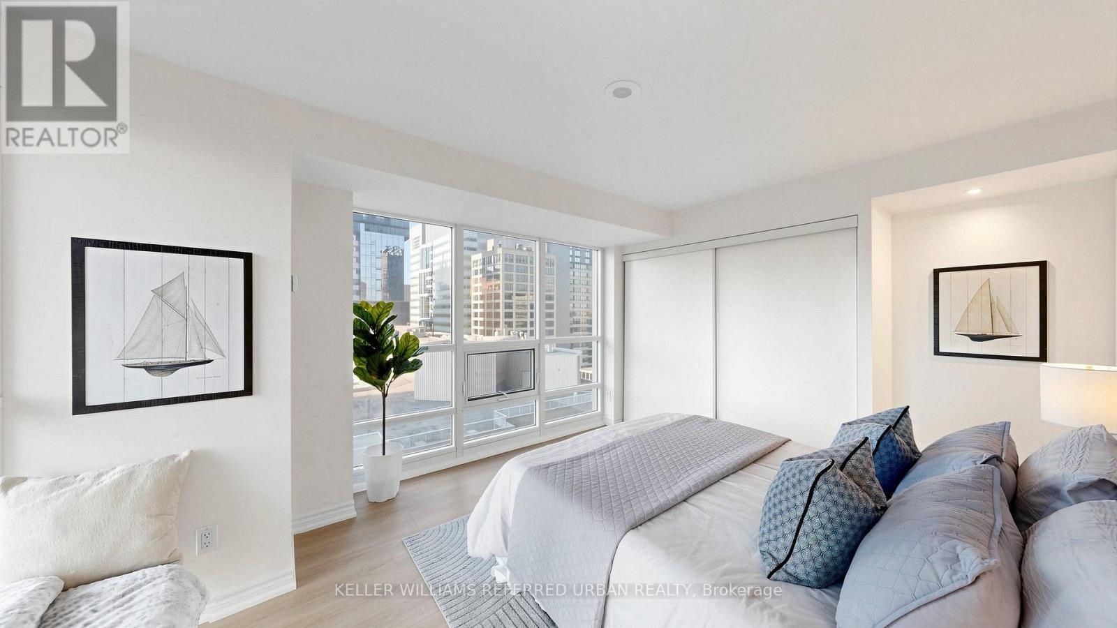 #2205 761 BAY STREET - 14