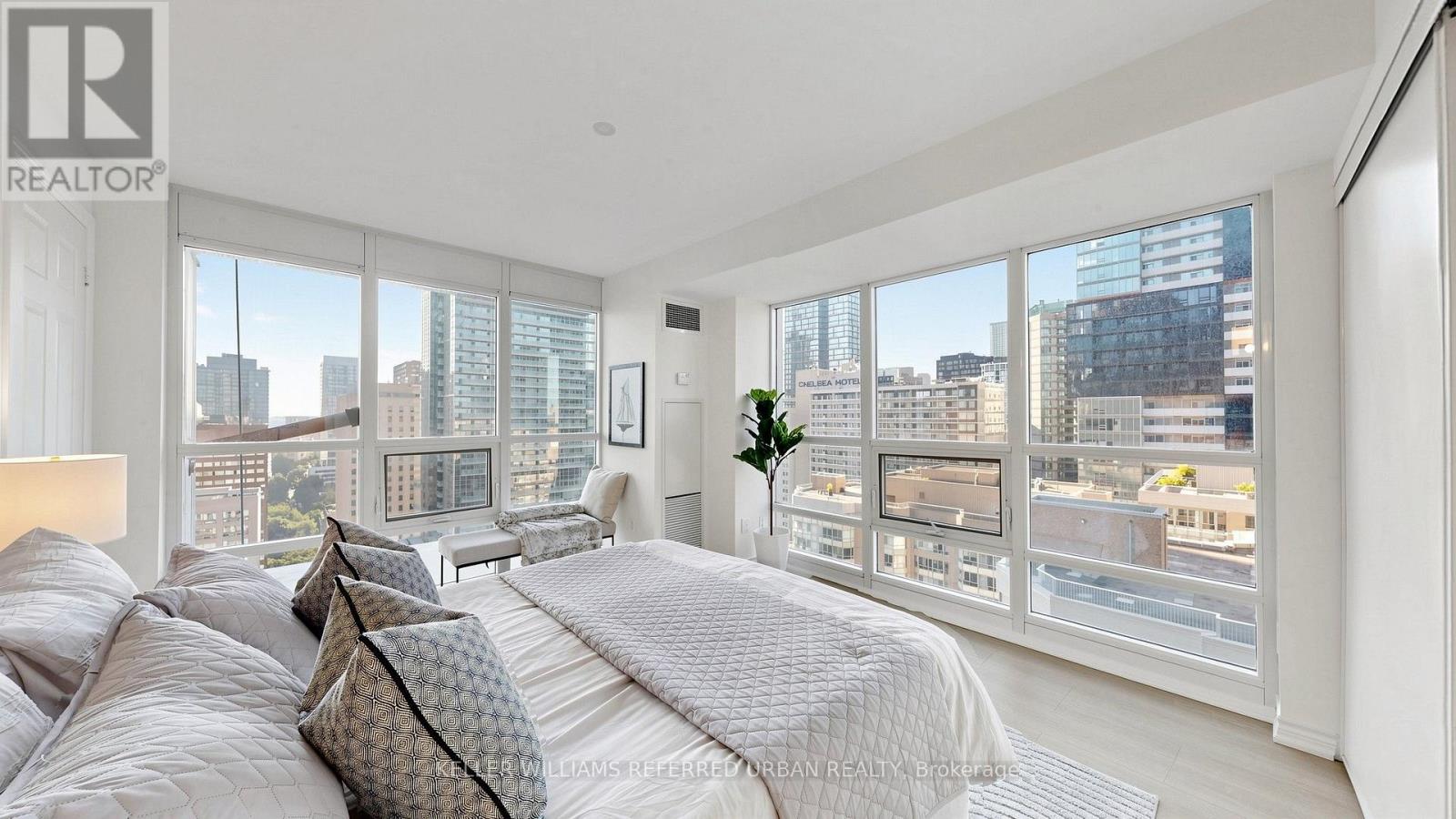 #2205 761 BAY STREET - Image 13