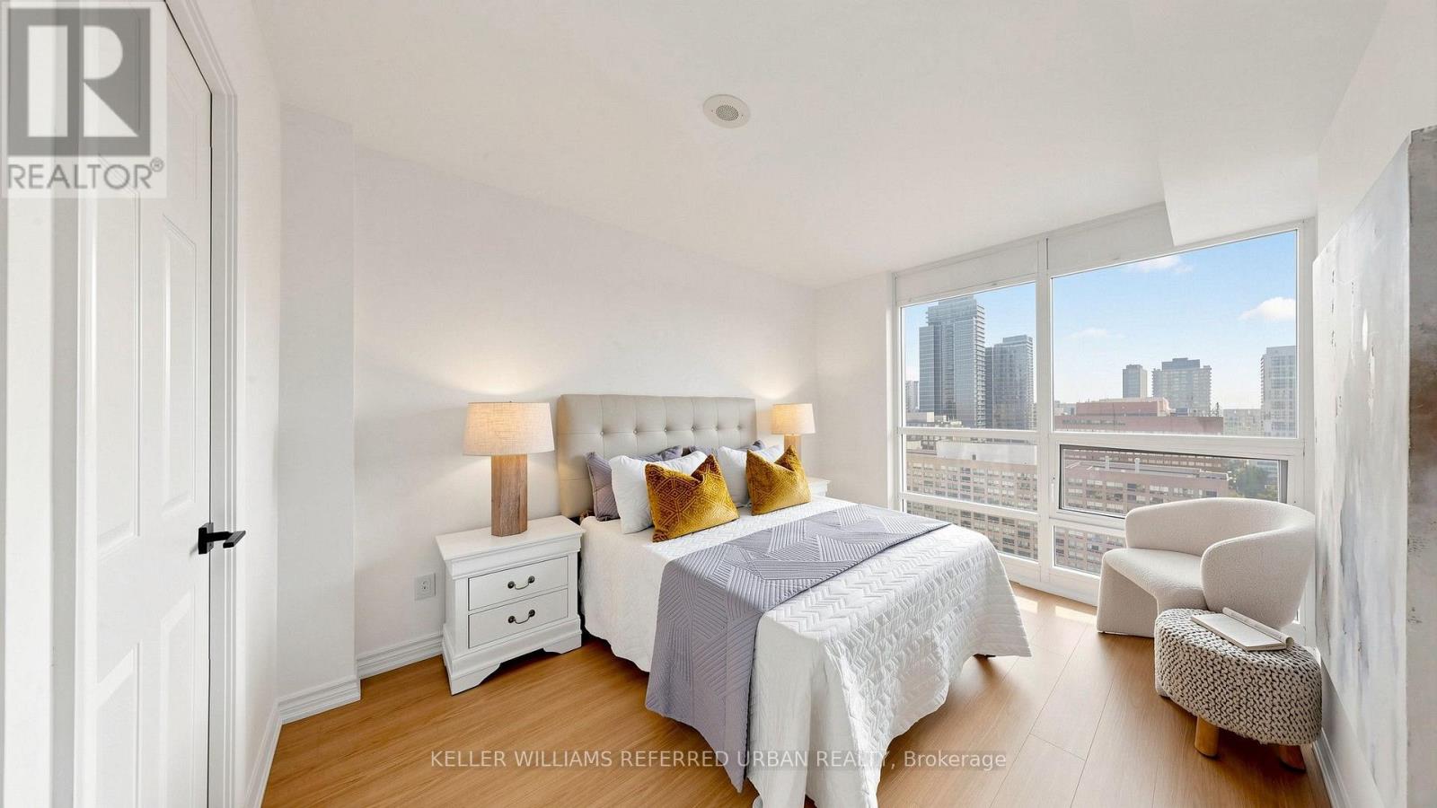 #2205 761 BAY STREET - 18