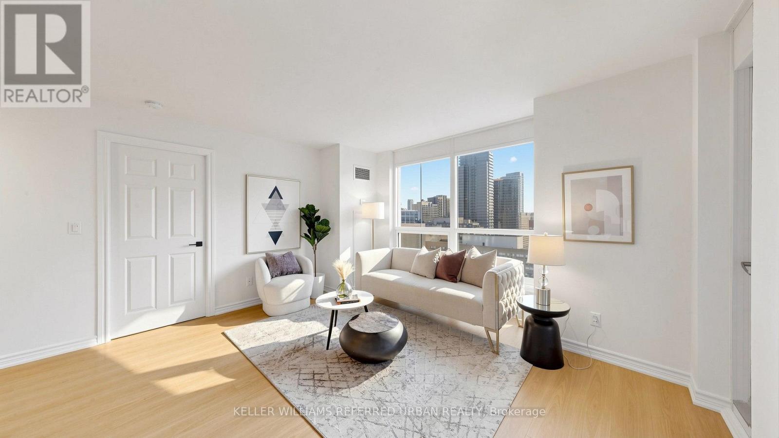 #2205 761 BAY STREET - Image 12