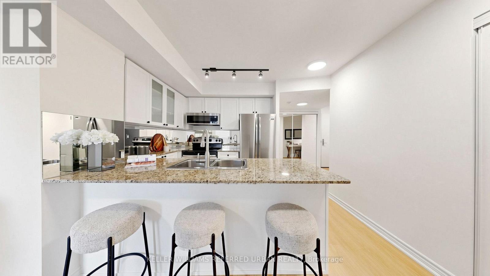 #2205 761 BAY STREET - 5